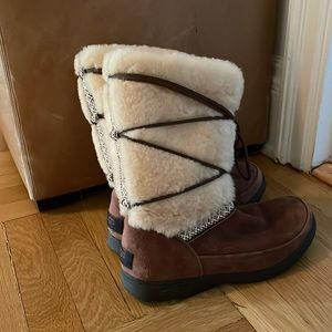 Gently worn UGG brand size 8 boots. Brownish-burgundy/cream. Water resistant.